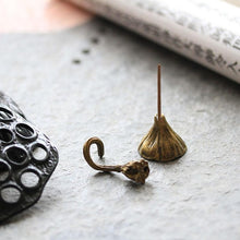 Load image into Gallery viewer, Antique Alloy Lotus Incense Burner 仿古黑色莲蓬香炉