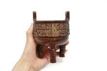 Load image into Gallery viewer, 兽面纹圆鼎
